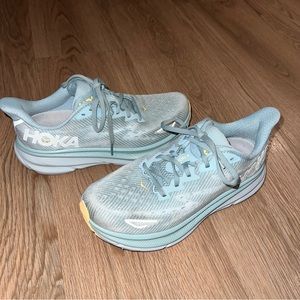 HOKA Clifton 9 running shoe size 8.5 cloud blue / ice flow